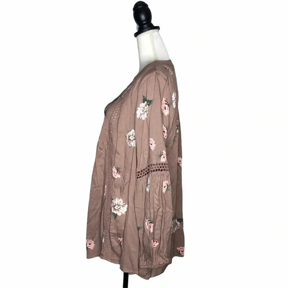 TORRID Beige Twill Eyelet Floral Print Popover Boho Peasant Blouse Size 0 - Picture 4 of 10